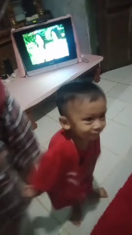 Cowok main boneka