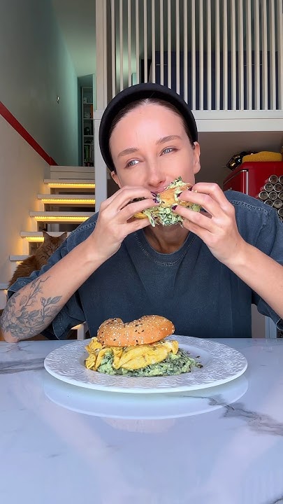 яйца с клубникой или «одинокая женщина далеко за 30» #асмр #готовимдома ...