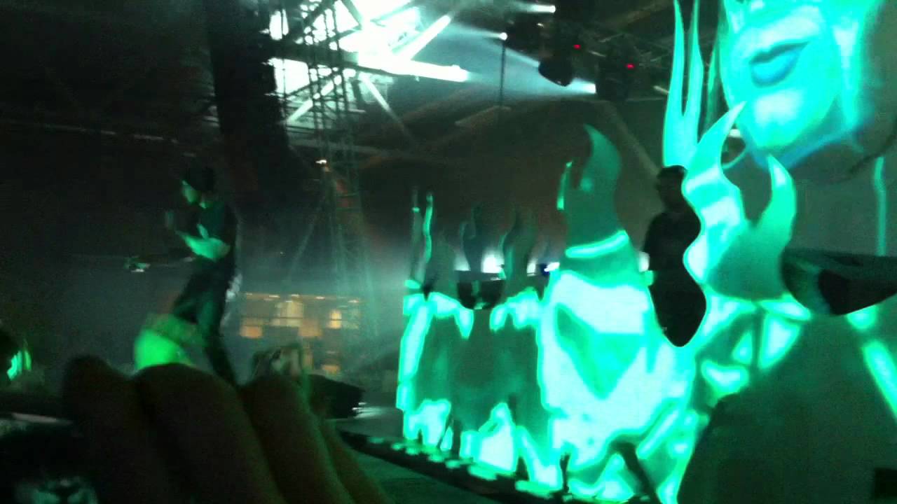 Pendulum: Destroy Them With Lasers [Elements Festival 2012]
