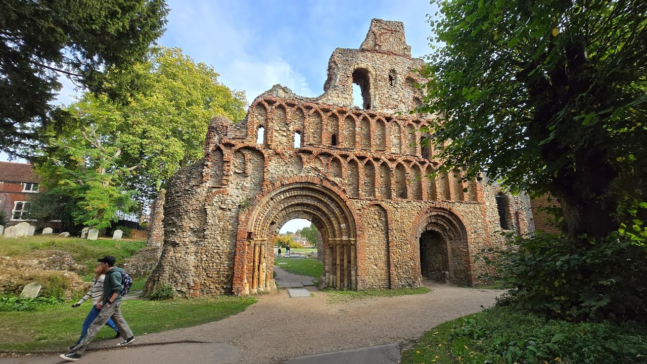 HISTORIC COLCHESTER - FIRST TIME DAY VISIT. 