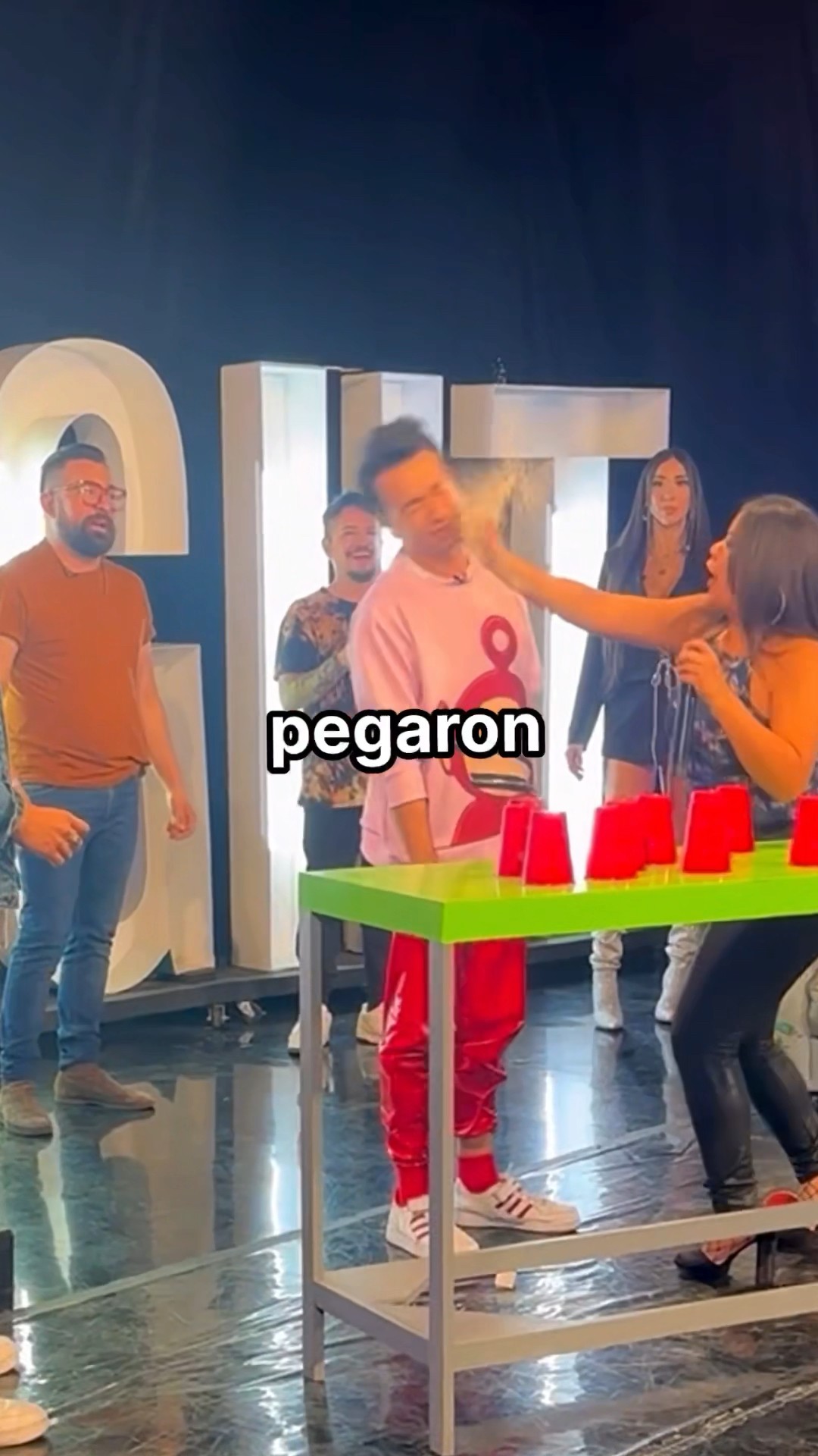 Me Pegaron en un Programa de TV ?