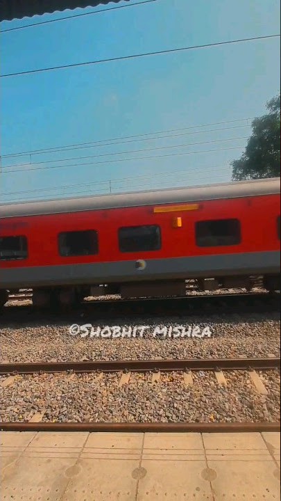 130kmph Nandan Kanan Exp way to Fatehpur #railway #train #rail #india #trending #viral #railfans