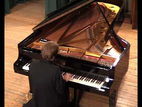 Pianist Severin von Eckardstein plays Scriabin: Preludes op. 11 (selection)