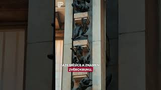 Zatímco u Staroměstského orloje skoro není k hnutí, tenhle kousek na Národní třídě tiká v klidu. 🕰️