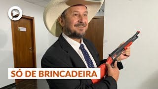 Cattani justifica arma de brinquedo e rechaça pedido de investigação do MPE | Play na Notícia screenshot 1