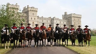 Palmas de Peñaflor se presenta ante la Reina Isabel II de Inglaterra