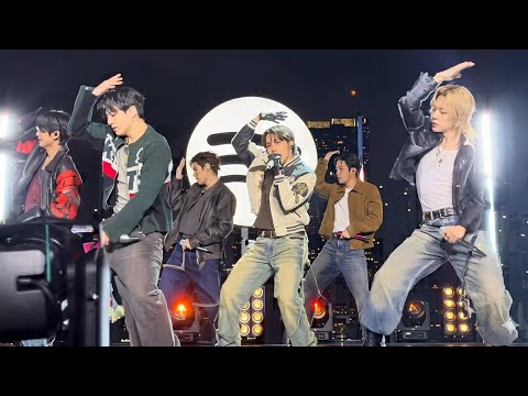 4k] 260323 BTS Performs '2.0' Live in New York City (Spotify