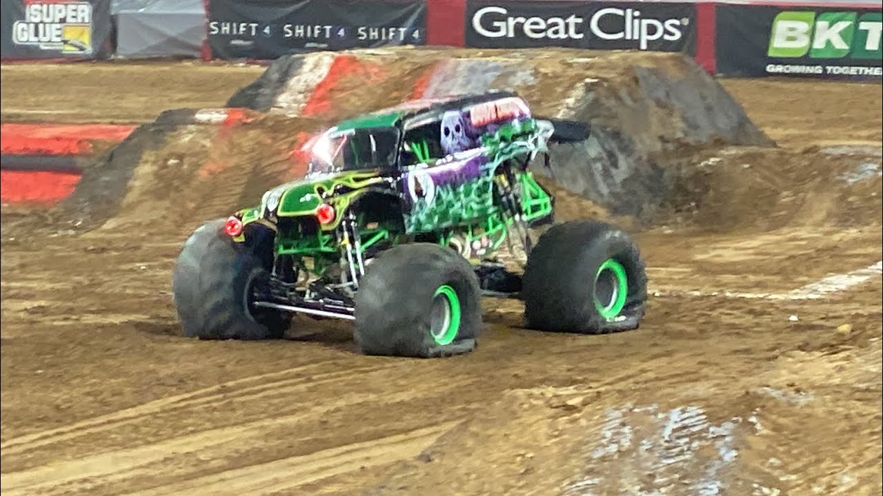 Monster Jam Minneapolis 2023 Show 1 Freestyle Grave Digger (WINNING