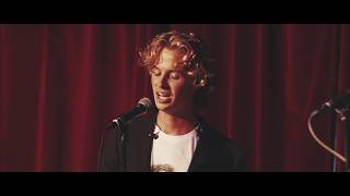 Isak Danielson - She's Always a Woman | Live at Pustervik | Cover chords