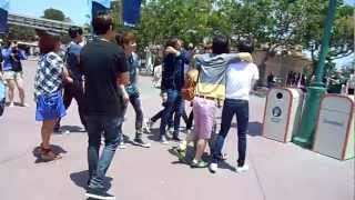 Fancam 120519 Exo Disneyland Entrance Lay D.o. Dancing Mama