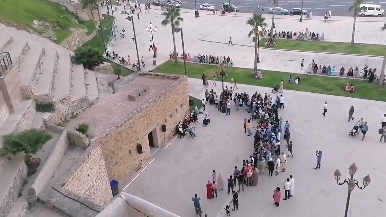 مدينة طنجة أجواء احتفالية جميلة Tanger a une belle ambiance festive