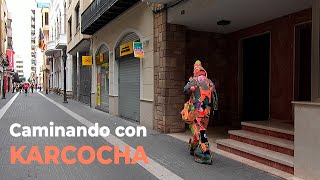 Caminando con KARCOCHA. Espectáculo en la calle sin coches (Villarreal)