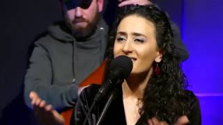 PINAR BAŞINDAN BULANIR & O YAR GELİR & ŞIK ŞIK BİLEZİK KOLUNDA - ÇİMEN YALÇIN Resimi