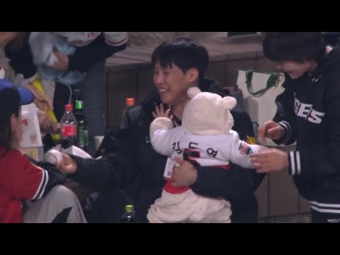 [LG vs KIA] 기아팬들을 열광케 하는 김도영 3점 홈런! | 4.9 | KBO 모먼트 | 야구 주요장면