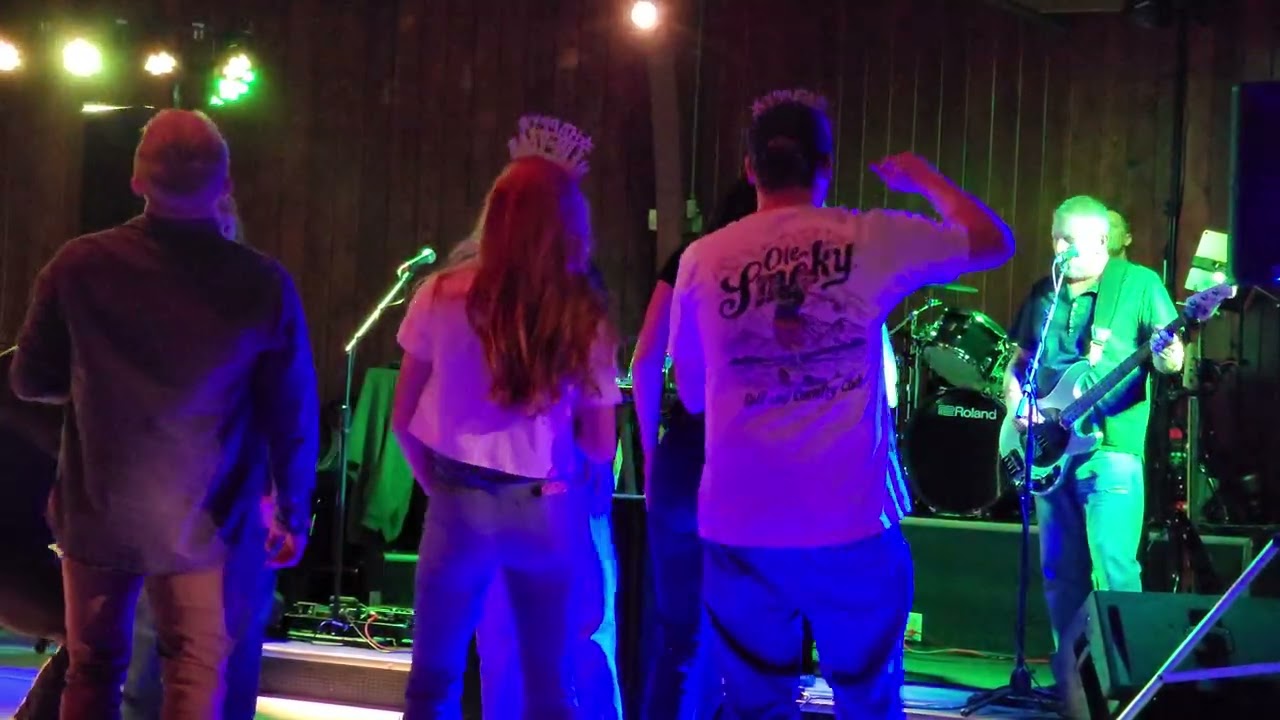 Should I Stay or Should I Go - The Smileys 