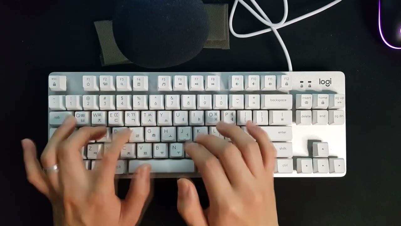 [Keyboard Sounds] Logitech K835 TKL w/ TTC Red (Unlubed)