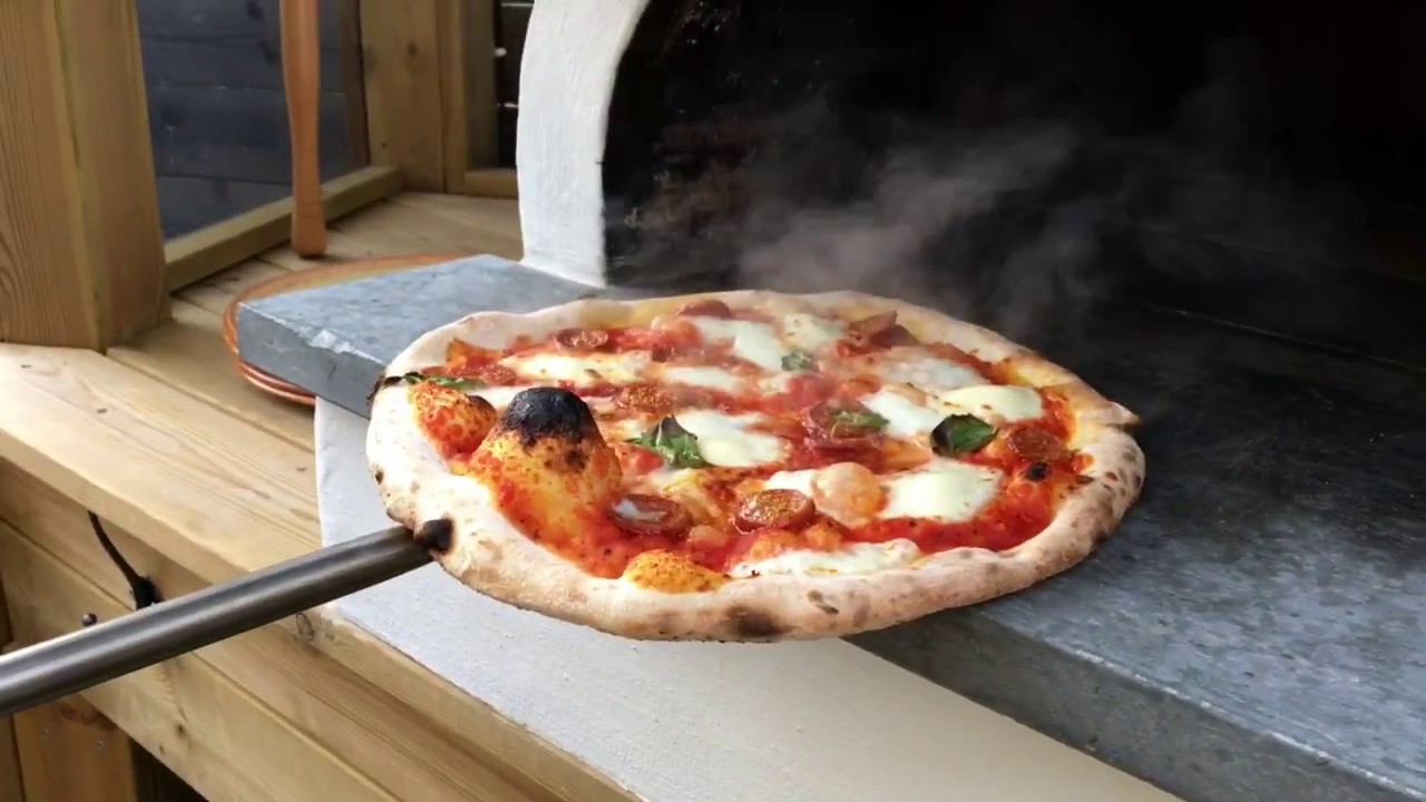 Pizza In Vermiculite Oven YouTube