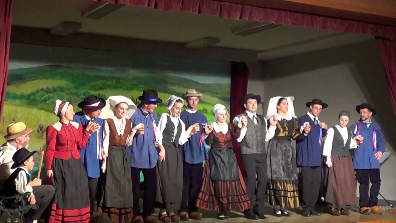 La bourrée du barbichet et La bourrée ronde - Danses du Limousin - YouTube
