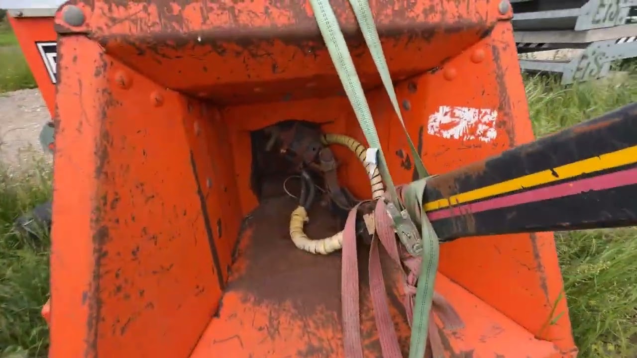 Kranmatad flistugg  PC med en Farma C5.1D PTO Driven 