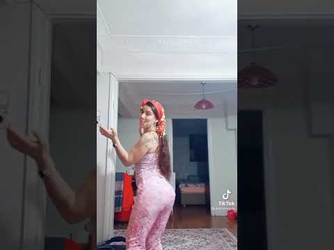 roman kızından twerk Show