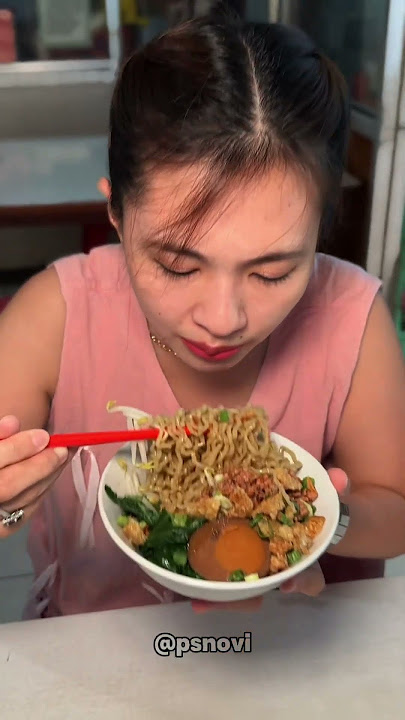 The best noodles with soy sauce eggs
