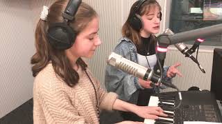 Video thumbnail of ""Chandelier" - Sia - Cover by MIMI & JOSEPHINE | THE VOICE KIDS 2019 ( Mimi & Josi)"