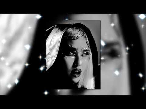 DEAD BLONDE -