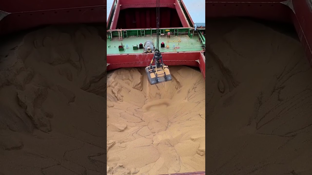 Dredging ship unloading process at wharf- Good tools and machinery make work easy