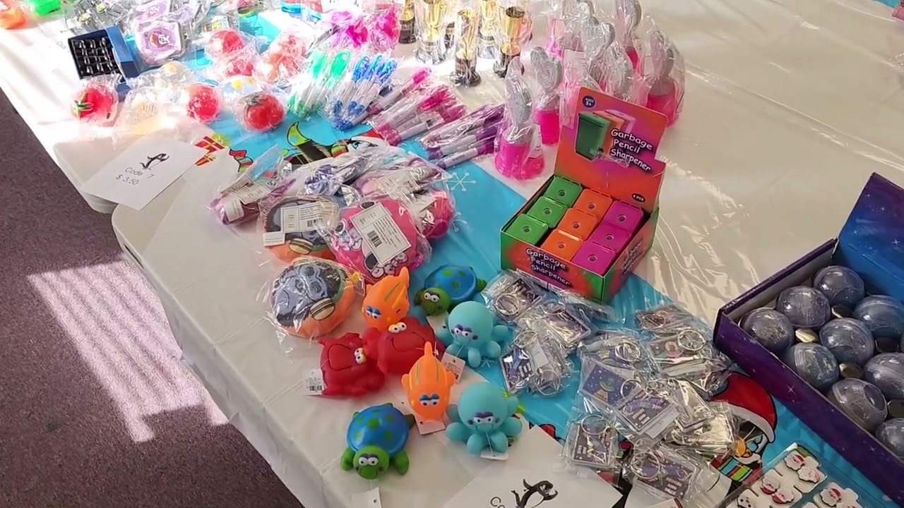 Penguin Patch Holiday Shop Rundown