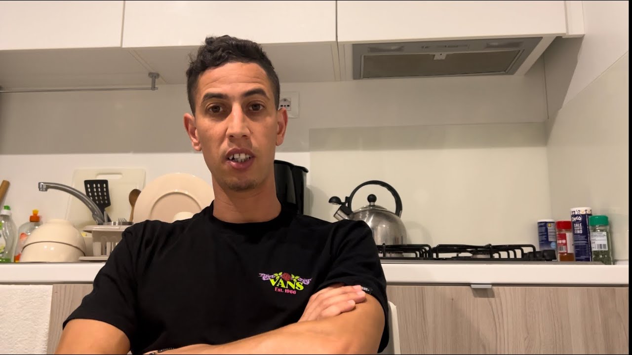 للأسف صديقي شدوه حبس لوراق في فرنسا 🇫🇷 محتاج المساعدة ديالكم