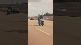 Tu Weapon Rakhe Gaddi Mein Sare Aam Ki Gundagardi Hai