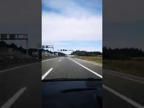 Hrvatska: Na autocestu Rijeka-Zagreb sletio avion