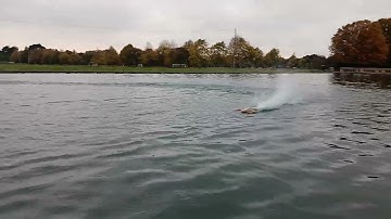 Shrimp outrigger Rc boat CNHL 3s lipo