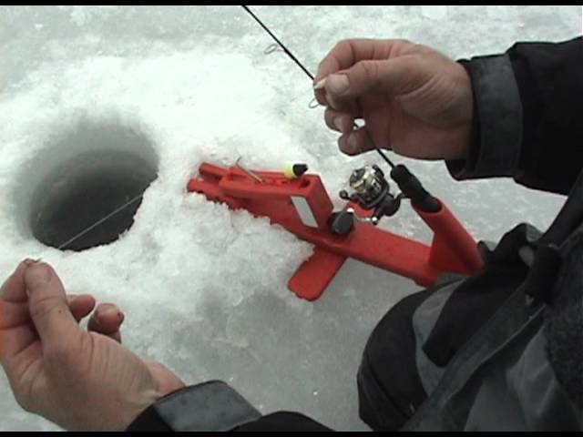 Automatic Fisherman explaining Ice Stopper 