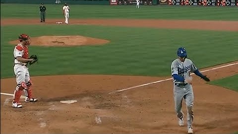 Trey Turner wins award for smoothest slide