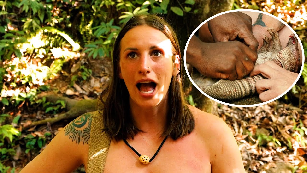 Woman Stranded Survival contestants stranded on a desert island, A woman caught a big ...