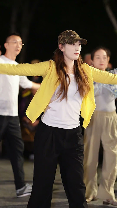 Langzhuo, pure and beautiful Tibetan girl