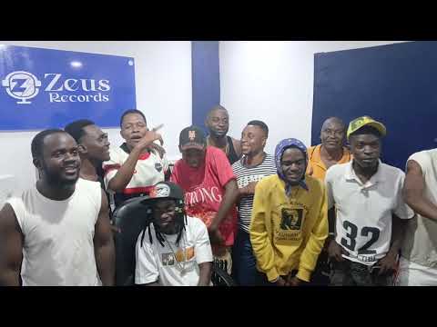 Tazama Vibe La Jay Combati Na Bella Mellody Wakiwa Live Ndani Ya Zeus Records Morogoro