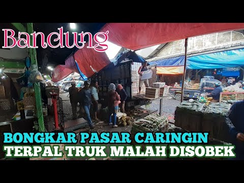  Truk  canter  blacksweet bongkar mangga di pasar caringin 