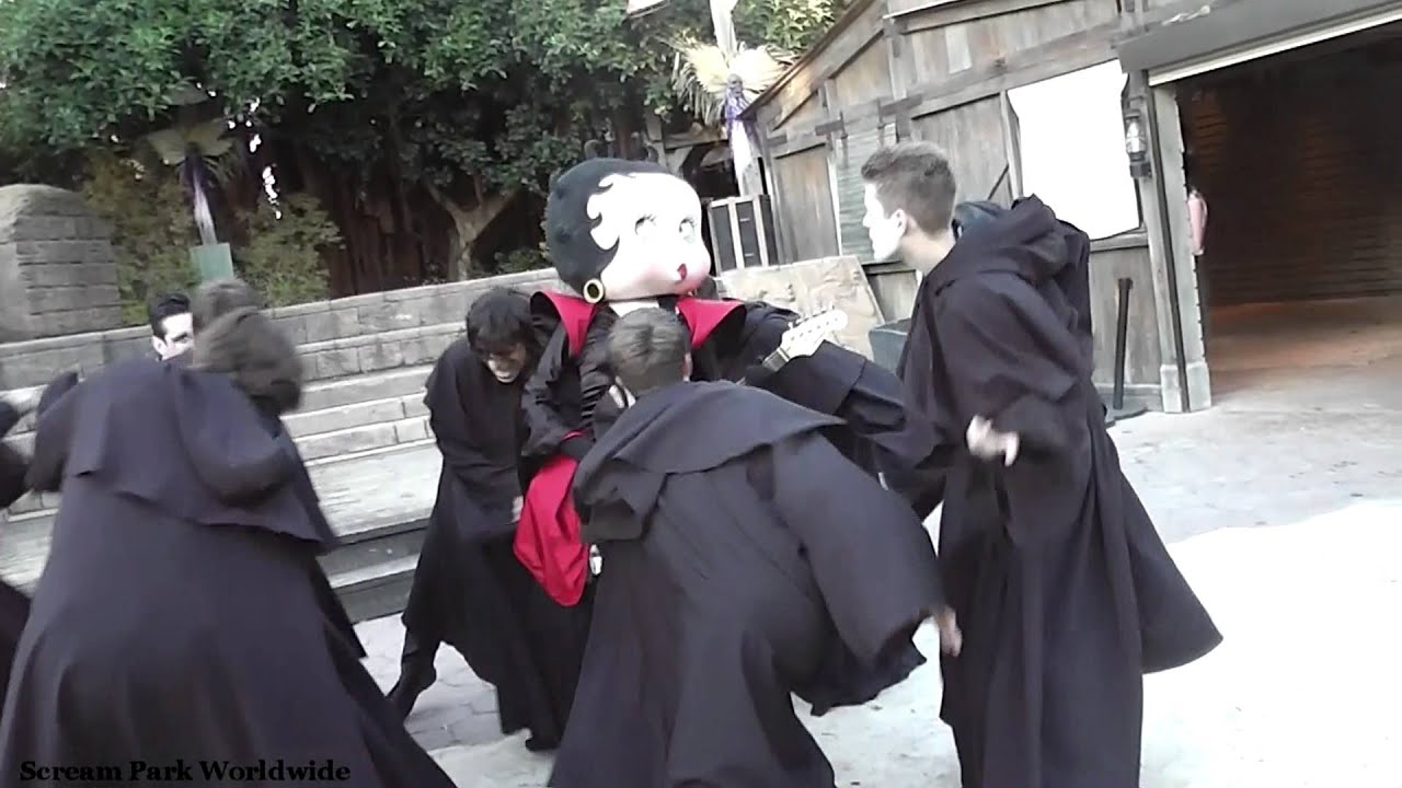 Betty Boop Halloween On Tour 2012 - PortAventura Halloween