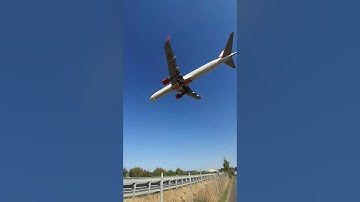 Erj 195 Landing in Florence.- via della cupola