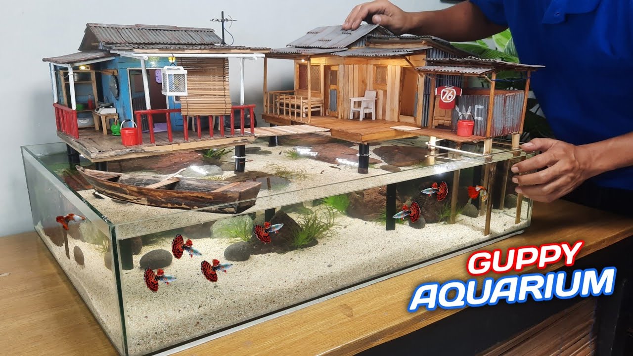 Миниатюрный плавающий домик для украшения жилища гуппи.