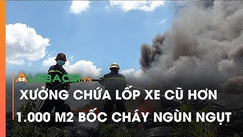 Xưởng chứa lốp xe cũ hơn 1.000 m2 bốc cháy ngùn ngụt ở TPHCM