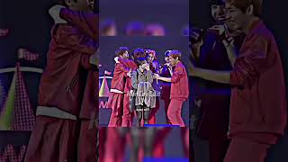 When Taehyung Hugged Army To Make Her Happy