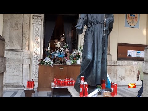 Video: Che Festa In Chiesa Il 13 Giugno