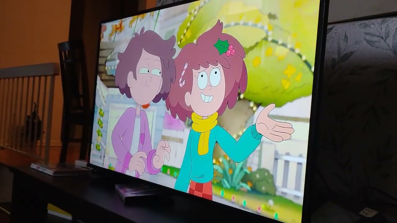 Amphibia froggy little Christmas king Andreas santa robots grabs sprig polly to give them pulse