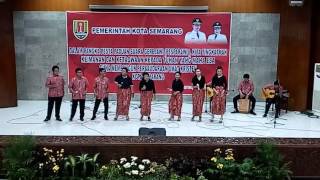 KJ 370 KU MAU BERJALAN DENGAN JURU SLAMAT KU