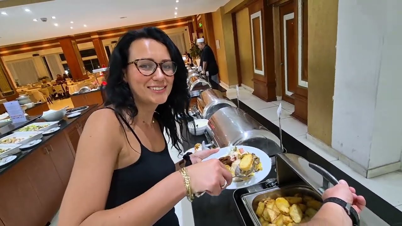 Kolacja w hotelu - Constantinos The Great Beach Hotel Protaras Cypr 