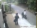 Ограбили двоих девушек в Индии