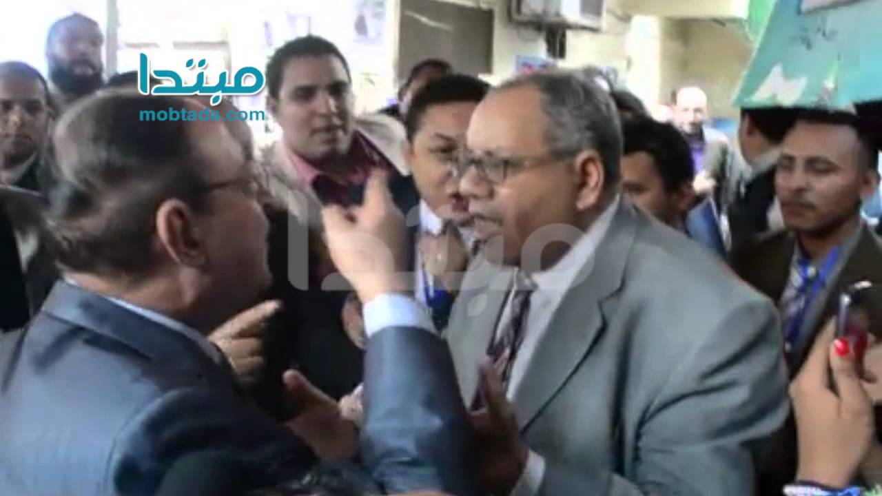 خناقة وضرب بـ«الشلوت» بين نبيه الوحش وأحد أنصار عاشور